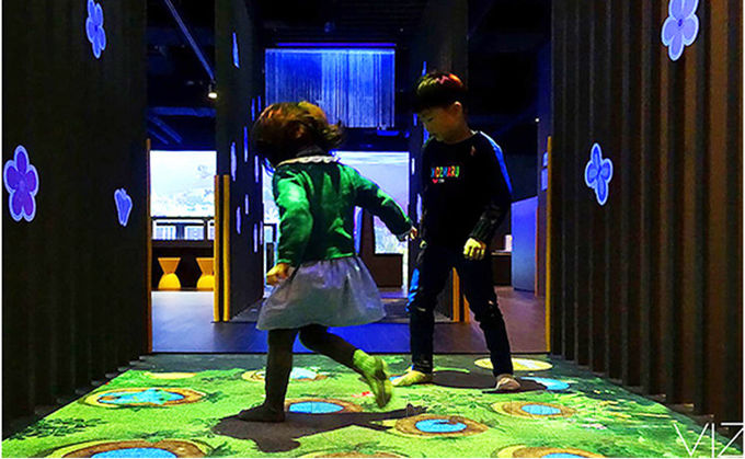 Interaktywna gra projekcyjna z hologramem 3d dla dzieci Strefa gier dla dzieci Maszyny rozrywkowe 0