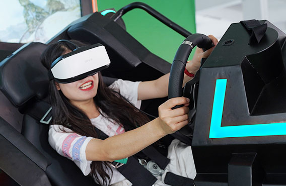 Wciągająca projekcja Indoor VR Roller Coaster 360 Simulator Amusement Game Machine 0