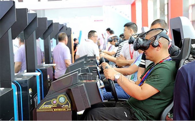 Symulator jazdy 9d Vr Maszyna do gier Simulator wyścigów samochodowych Vr Sprzęt dla parku rozrywki wirtualnej rzeczywistości 2